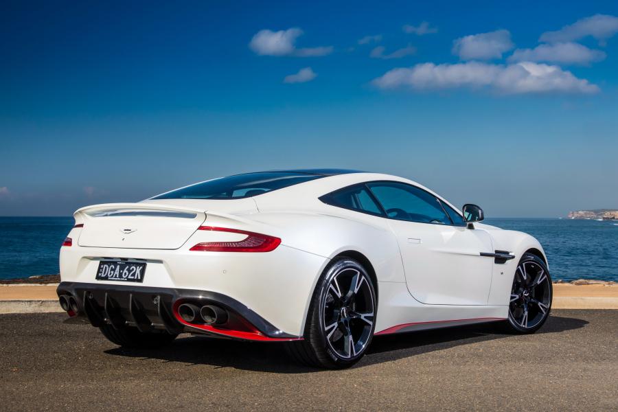  Aston Martin Vanquish S 2017 года  (AU) (фото 11 из 18)